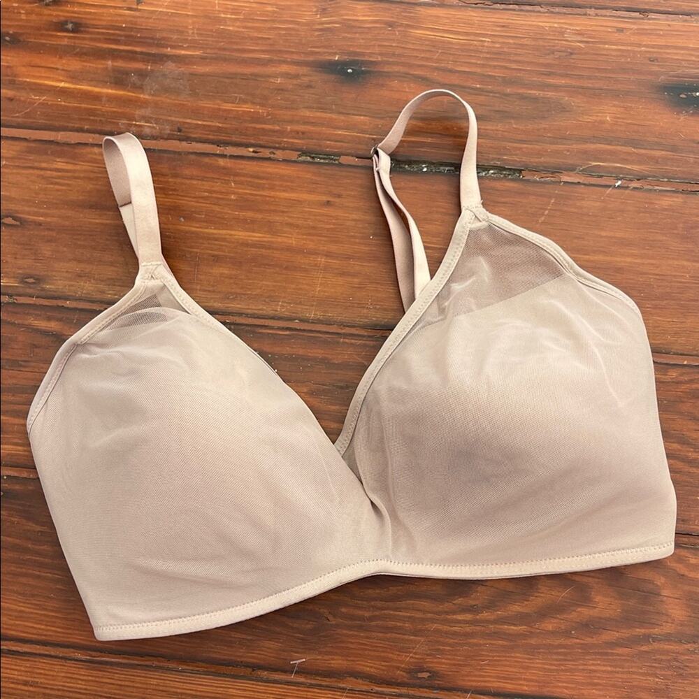 Le Mystere lightly lined wireless modest bra sz 36G